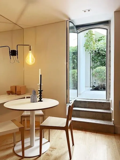 Charming Lapa Apartment With A Private Patio Lisbon